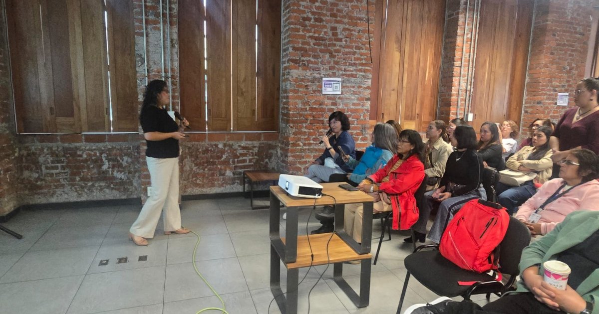 Plenilunias's tweet photo. 💜 ¡Qué inspirador es ver a tantas mujeres informándose y compartiendo sus experiencias!

Hoy vivimos una jornada llena de preguntas, aprendizaje y participación en las pláticas "La ruta del climaterio y la menopausia", realizadas en @ElRuleOficial @SeMujeresCDMX @GobCDMX https://t.co/NgjHvPb9QT