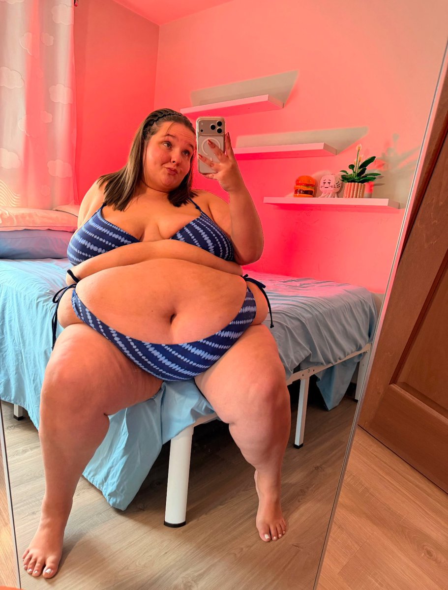 glazedabby's tweet photo. big girls wear bikinis too! 🤗👙 https://t.co/RFWnY2HfPX