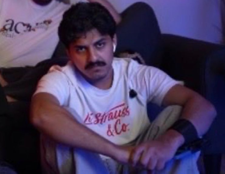 1Reforho's tweet photo. تدرون اشتقت لعبدالصمد السارجنت 
اشتقت ل سكراب وسرقات
اشتقت لبثوث ابو سويحل لل وزي 
اشتقت لترولة سعدون 
اشتقت لترولة بوحسن وعيدروس
اشتقت لداخليه والسسف https://t.co/LI01yEa0JZ