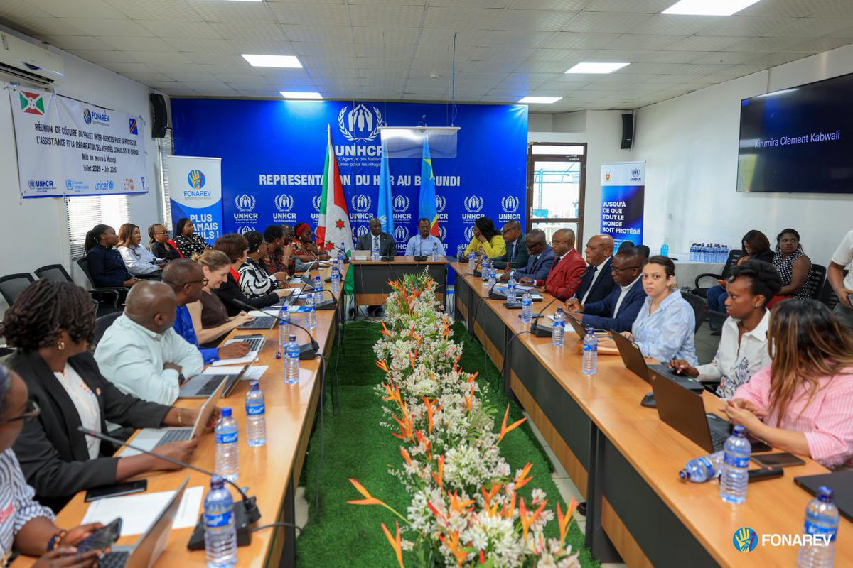 FonarevRDC's tweet photo. Financé par le FONAREV, le projet inter-agences de l'ONU en faveur des victimes congolaises des crimes de guerre réfugiées au Burundi a présenté son bilan à l'occasion de la réunion de clôture de ce partenariat, réunissant les agences des Nations Unies, les autorités burundaises et la délégation congolaise.

À cette occasion, le Directeur Général du FONAREV, M. @patrick_fata, a salué les résultats obtenus en matière de protection, d'accès aux soins, de soutien psychosocial, d'autonomisation économique et de renforcement des infrastructures. Il a rappelé que le FONAREV demeure pleinement engagé en faveur des victimes congolaises des crimes de guerre et des crimes contre l'humanité, tout en soutenant les efforts visant à garantir un retour volontaire, digne et sécurisé lorsque les conditions seront réunies.