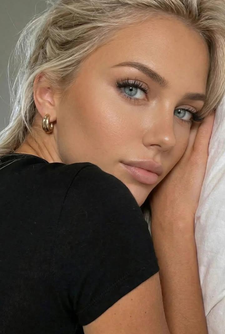 JasmineRossn's tweet photo. Am I pretty, Yes or no? 
Be honest 😉 https://t.co/vhZgGkyAf5