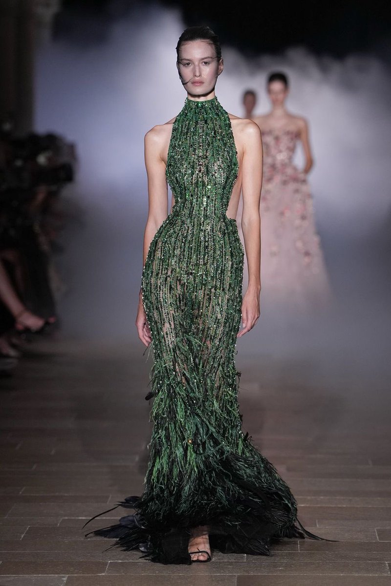 jacquemusx's tweet photo. Zuhair Murad Couture FW26 https://t.co/BvOzlOmEfX