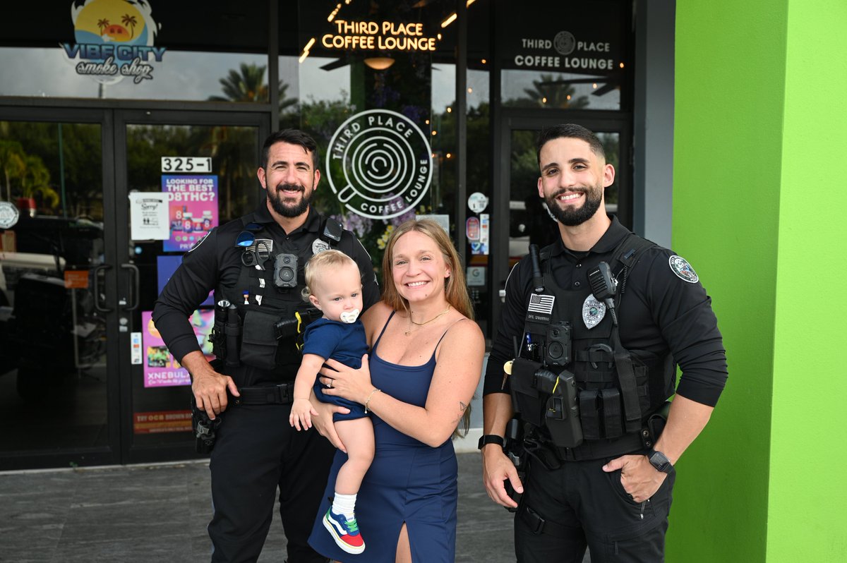 BocaPolice's tweet photo. 📸First Sip With First Responders☕
Thanks to all who came out to meet your local police and fire personnel at Third Place Coffee Lounge this morning!
#bocaraton #community #brpd #brfd https://t.co/C77gMxEH7e
