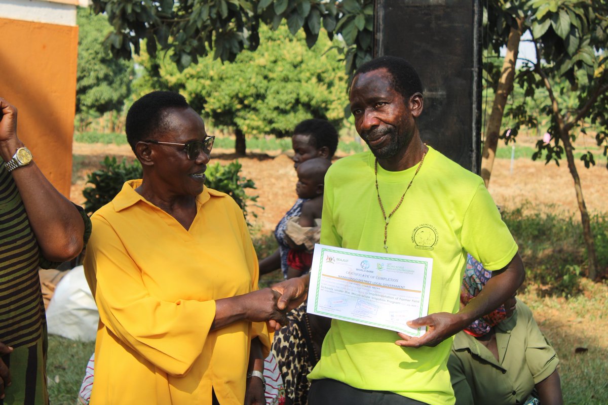 namayingo's tweet photo. 29 farmers were awarded certificates after completing a two-year basic practical agronomy training in horticultural crop production under the Micro-scale Irrigation Programme at Namayombe Farmer Field School @MAAIF_Uganda @GCICUganda https://t.co/o8YhEaHAXN