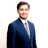Factor4_GT's tweet photo. #CasoSemilla | El Tribunal Séptimo de Sentencia Penal revocó la prisión preventiva del abogado Eduardo Masaya, enviado a juicio por el supuesto delito de falsedad ideológica en forma continuada. En su lugar, le otorgó medidas sustitutivas que incluyen arresto domiciliario sin vigilancia y la obligación de firmar cada 15 días en el Juzgado de Paz de Mixco.