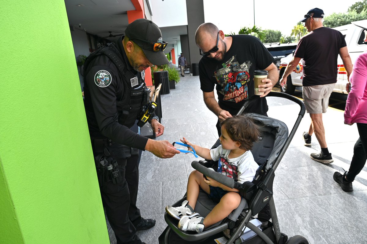 BocaPolice's tweet photo. 📸First Sip With First Responders☕
Thanks to all who came out to meet your local police and fire personnel at Third Place Coffee Lounge this morning!
#bocaraton #community #brpd #brfd https://t.co/C77gMxEH7e