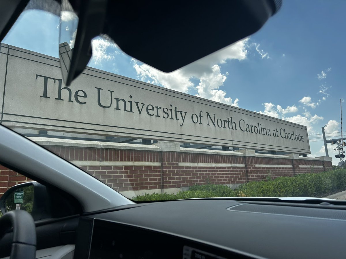 snaphaclkk's tweet photo. Absolutely LOVED spending the day at @CharlotteSB! I had a blast learning about your program and beautiful campus! Thank you @cbreault12, @JakeCombs_ ,@alyssa_bilodeau, and @baileystaylor for a great experience! GO NINERS! 💚 💚 @ArmorEliteLynch @ArmorEliteFP @KlimMichael https://t.co/GedKfWKb6H
