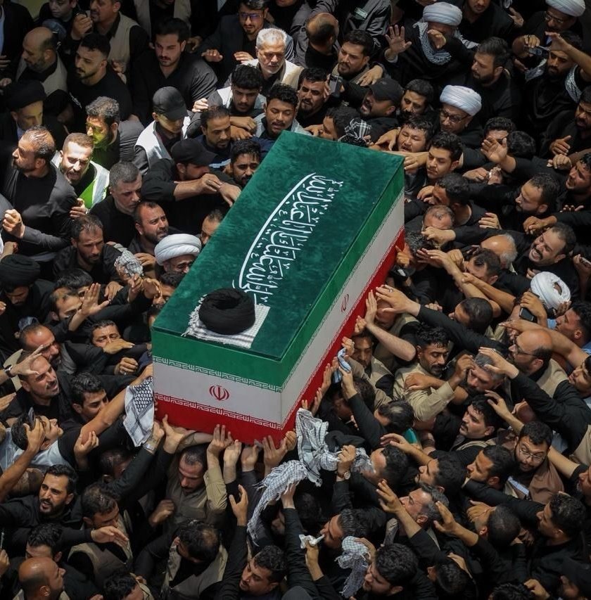 ArezoAhmadi6659's tweet photo. إِنَّ مَعِيَ رَبِّي یعنی همه دنیا دست به دست هم دادن تا تورو ذلیل کنن ولی خدا بهت عزت میده عزیز تر میشی https://t.co/vnLIegkb8E