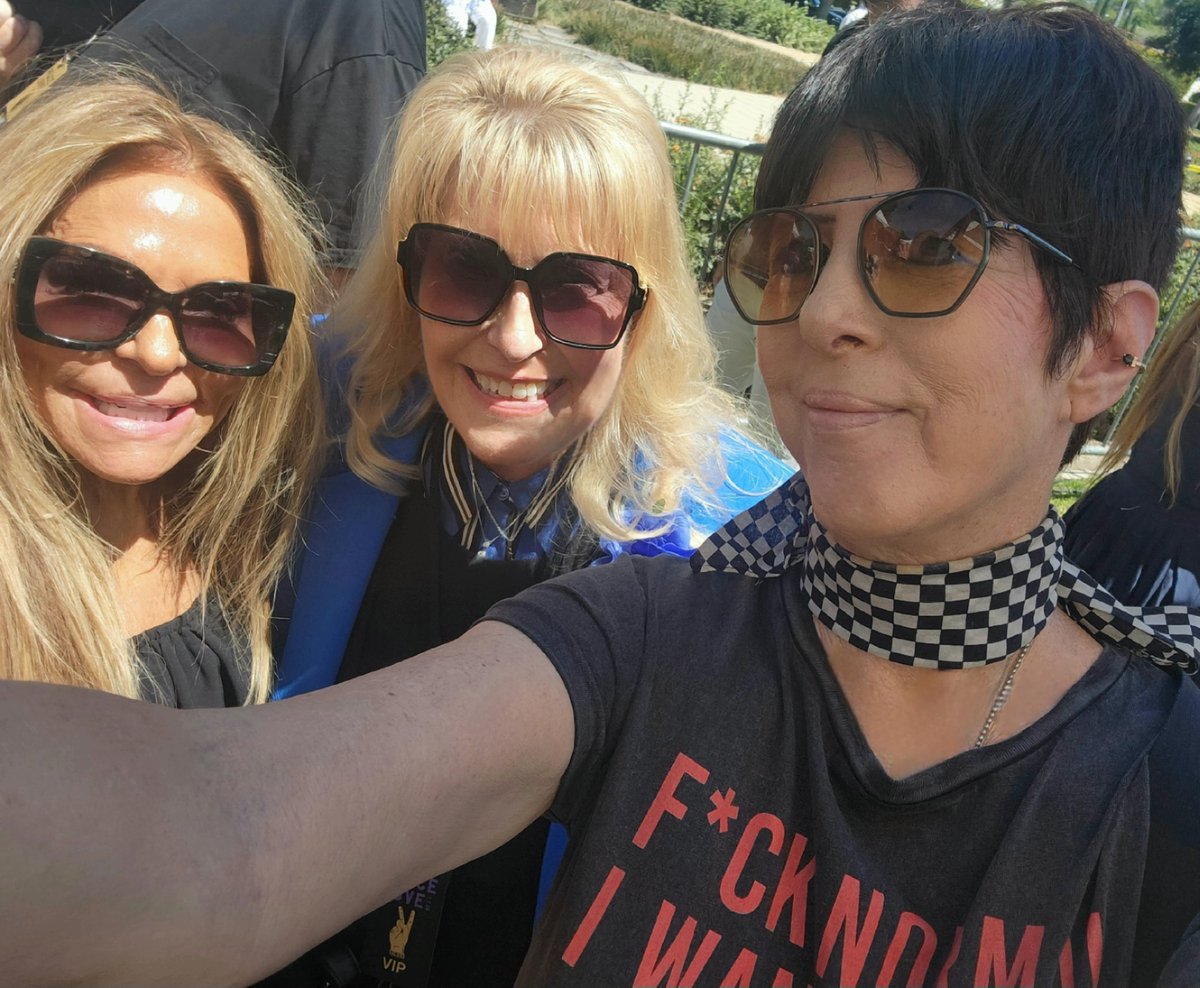 ChristineRedlin's tweet photo. Gracious Ringo @ringostarrmusic  wonderful inspiration on peace &amp; love. All gathered to celebrate his 86th birthday in my community of Beverly Hills, CA. Nice to see Diane Warren we met when I worked @peermusic Cindy with her too .
@RecordingAcad https://t.co/Fmii1InDPW
