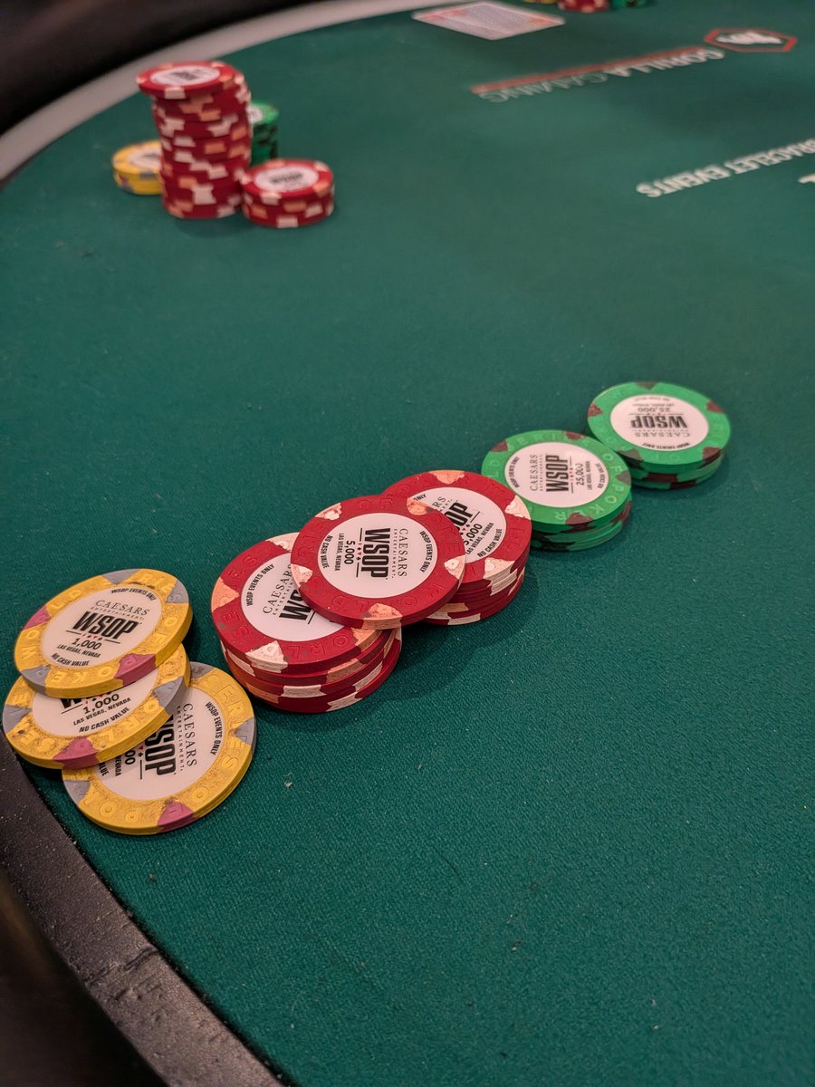 DanMan274's tweet photo. 208k on dinner break, not really getting spots but that's not the worst thing https://t.co/aDdce11hLH