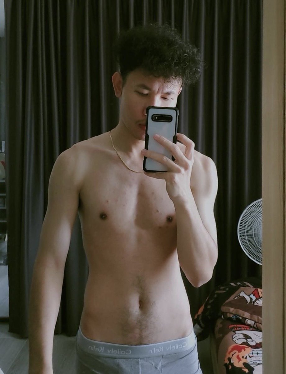Narabigboy's tweet photo. Long time ago. 
Reang jes jes ey kmean neak yok te merl tv https://t.co/lSbDAmR7ow