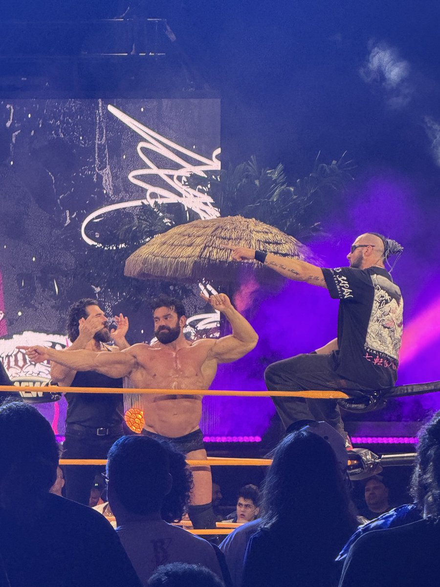 xeniadidthat's tweet photo. Look it’s Red Wrestler and Blue Wrestler from Disclosure Day! 

#AEWBeachBreak @LanceHoyt @briancagegmsi https://t.co/lCVBGjSU4d