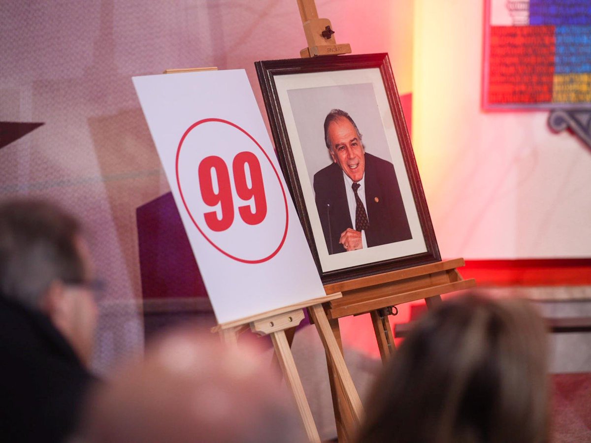 RobertSilvaUy's tweet photo. Merecido y emotivo homenaje a Hugo Batalla en la casa del @PartidoColorado al cumplirse 100 años de su nacimiento. https://t.co/GfUzl5jeFQ