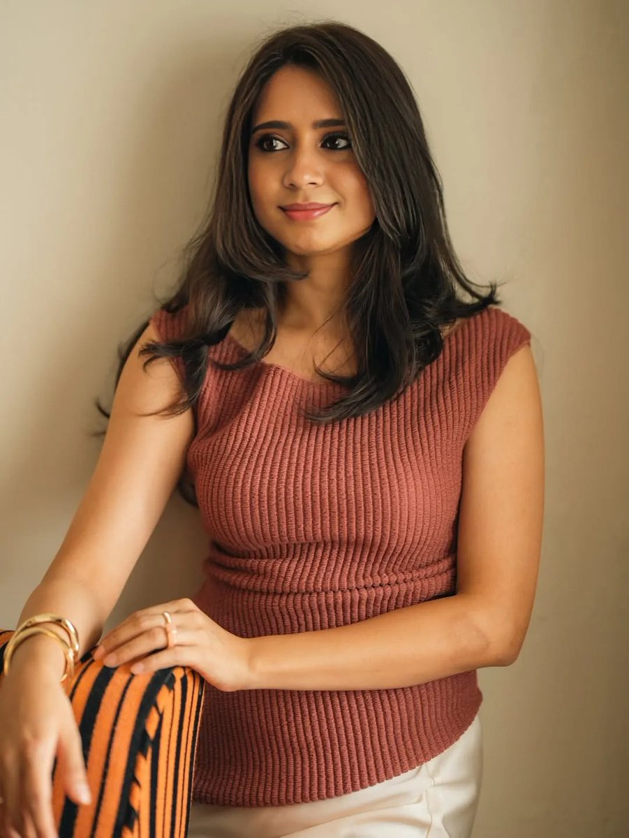 manisha_mithra's tweet photo. If you just hold me close, all the mountain-like pains in my chest will fade away. #girlsstyles #trendyoutfits #trendystyle #trendygirl #girlsposes #girlsfashion #girlsoutfits #stylishtamilashi #duskybeauty #tamilponnu #nammaveetuponnu #thalaivarnirandharam #Jailer2In100Days https://t.co/kXMHhAE4Ut