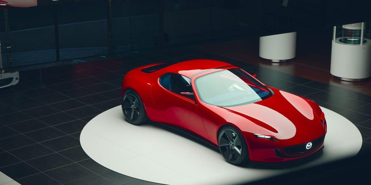 RoadandTrack's tweet photo. Mazda's rotary-engined sports car is almost ready. https://t.co/a2V4IH3315 https://t.co/viUJjFtwZm
