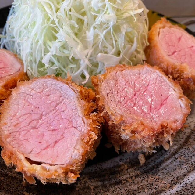kimini_ageru's tweet photo. ＼\程よい脂でさっぱり楽しめる、ヒレカツ🐷/／
今日は気温が高くなるとの事で、水分補給をこまめに取って下さいね💦

そんな今日は、「ヒレカツ」がおすすめ‼
お塩でさっぱり頂くのがgood✊

本日もお待ちしております😊 https://t.co/GSMyNs78GO