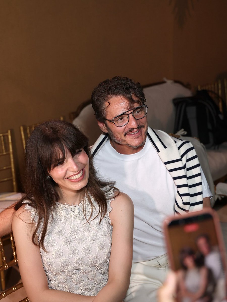 GabrielleOrlita's tweet photo. @yokystudent He’s definitely the finest specimen in the world!!! Him and his Sister are soooo cute!!! 🥰🤍🤍🤗🤗✨✨
#PedroPascal and #LuxPascal💫💫 https://t.co/7NBsxAEdGS