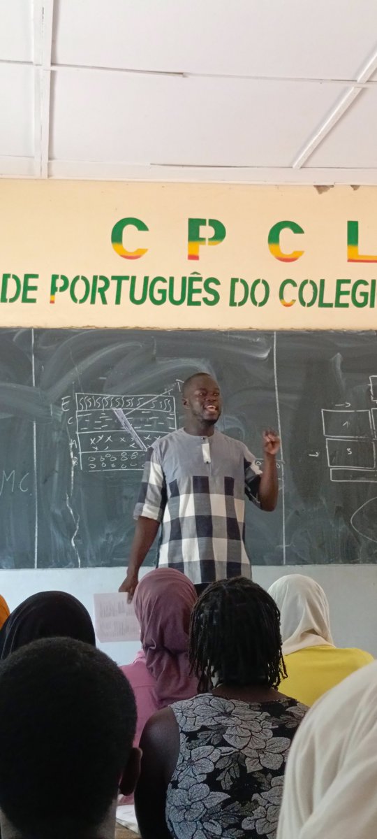 Abdoula98946642's tweet photo. Galerie du dernier week-end de révision organisé pour les élèves de troisième avec la participation de M. KANE HG, M. SY MATH &amp; PC, M. GUEYE SVT. 

Merci infiniment au principal du CEM Cité Lamy
Merci aussi à tous les professeurs qui ont administré des cours. https://t.co/8diWJiuC5Y