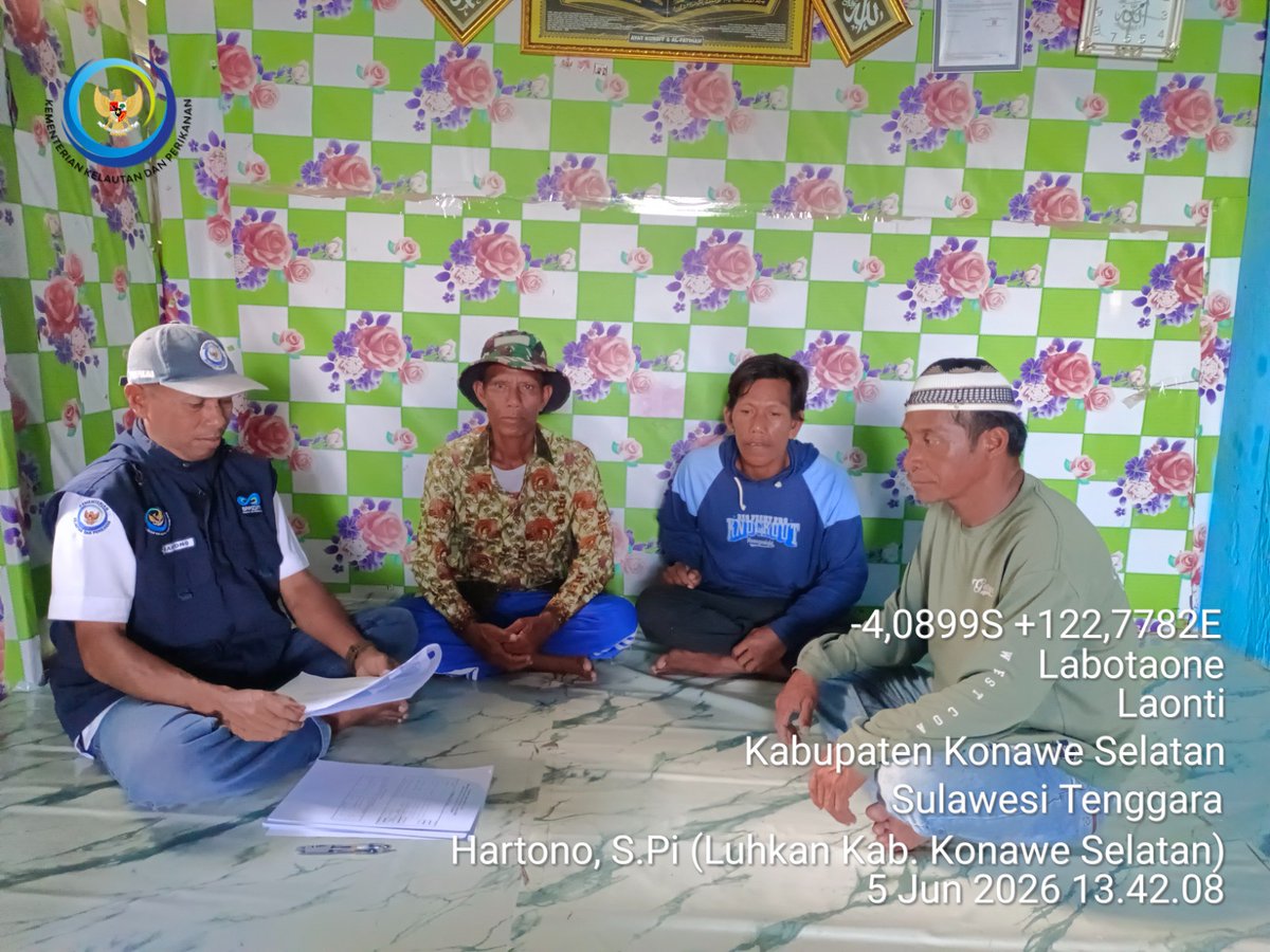 Luhkonsel's tweet photo. Jumat (05/06/2026) Hartono luhkan Konawe Selatan, Sosialisasi Program Laut untuk Kesejahteraan (Lautra) Tahun 2026 pada KUB Bajo Indah Desa Labotaone Kec. Laonti
#luhkankonsel
#kkpri
#ekonomibiru
#brbapppmaros https://t.co/euVkuYk3r2