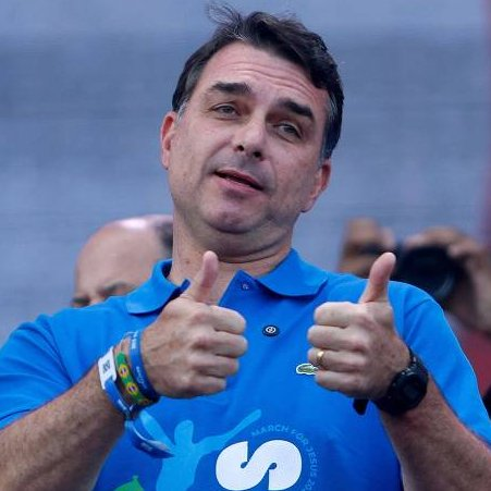 republiqueBRA's tweet photo. 🗣️ “Diante do cenário atual, muitos não querem confessar, mas se você votar no Flávio vai reeleger o Lula. A verdade é essa. A candidatura dele está sendo construída como a que o PT deseja", diz Ronaldo Caiado. https://t.co/2oVVziC3Lt