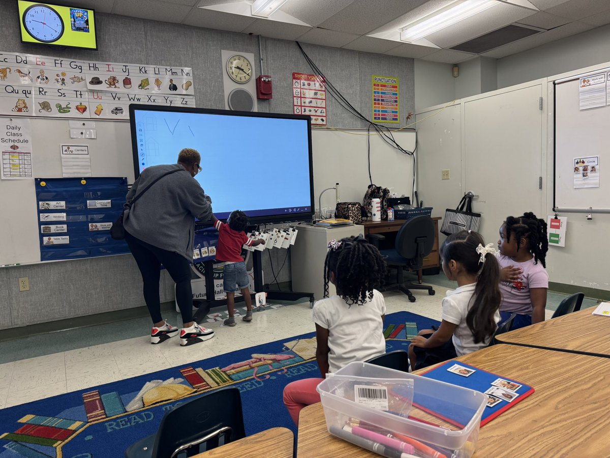 LauraEPantin's tweet photo. Great time visiting our PreK classes, where every activity had students engaged, creating, and building foundational skills. So much joy, purpose, and learning happening all at once! @tropicalbroward @BCPSLeadership #EdLeadership https://t.co/mNw1iIp5FF