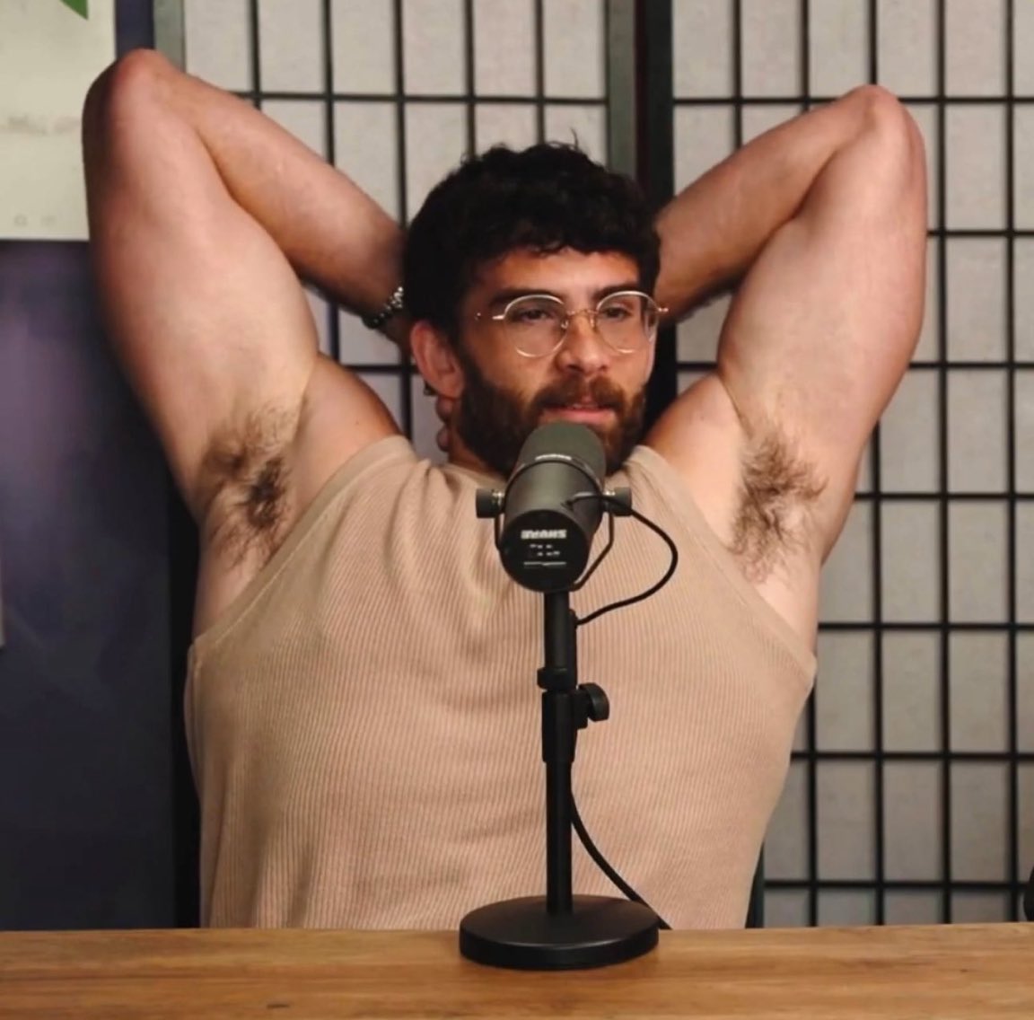 gregorytonight's tweet photo. I love it when a man puts his hands behind his head and brazenly displays his hairy armpits like this. Intoxicating. #pitshot #fitnessporn https://t.co/wljtMEpz9x
