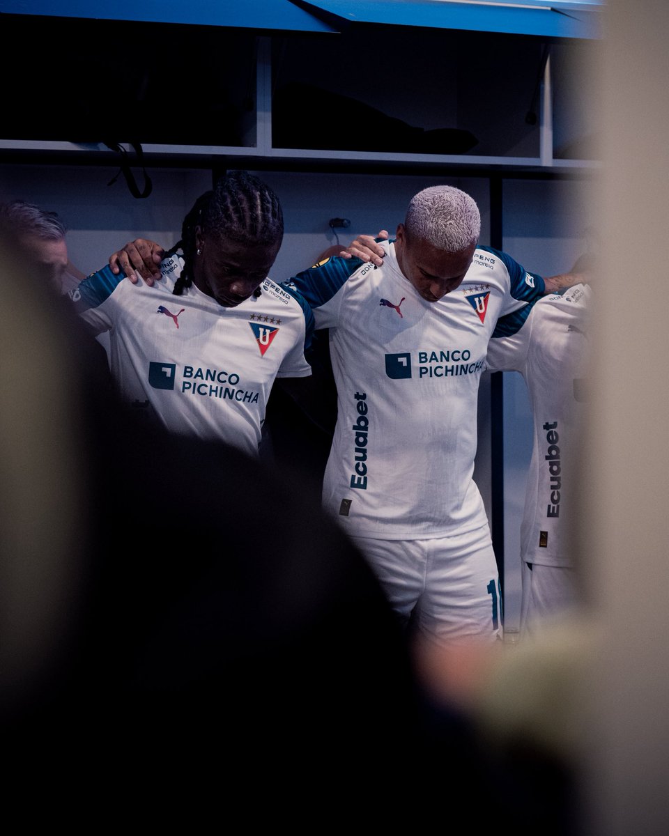 LDU_Oficial's tweet photo. A defender estos colores. 👊🔥

🆚 #IdvJuniorsLIGA
🏆 #CopaEcuadorBancoPichincha https://t.co/gMtFuvXuKS