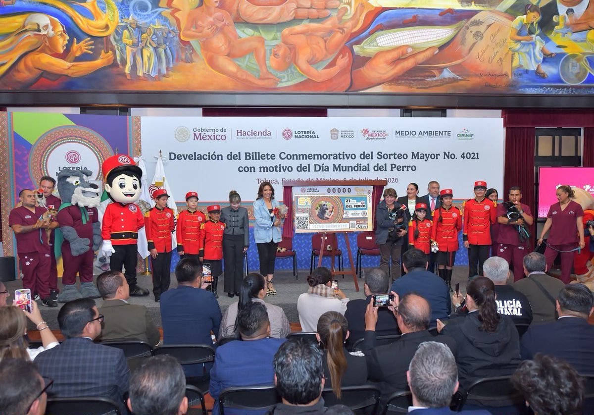 MxExilio's tweet photo. #México 📷 | Delfina Gómez y Olivia Salomón presentan billete conmemorativo por el Día Mundial del Perro

Nota en Exilio 👉 https://t.co/okQbneHs4O

@OliviaSalomonV @delfinagomeza @lotenal #Sorteo https://t.co/4Wfe8dt5vo