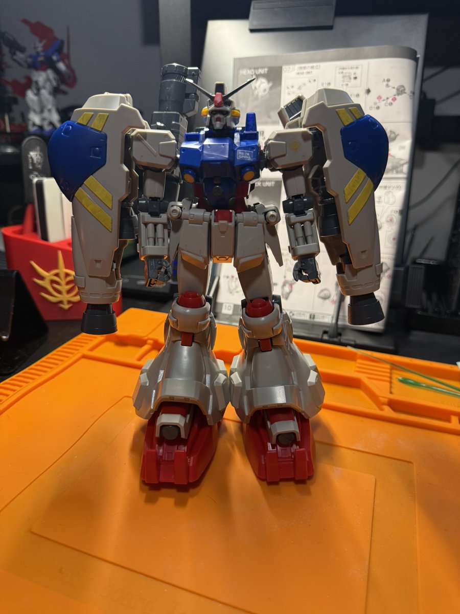 wicked_ninja123's tweet photo. Today I built one of my favorite Gundam of all time, the GP02A Physalis! It’s an older MG and doesn’t hold on to its big ass shield very well but it looks so freaking cool! https://t.co/sAednnukqW