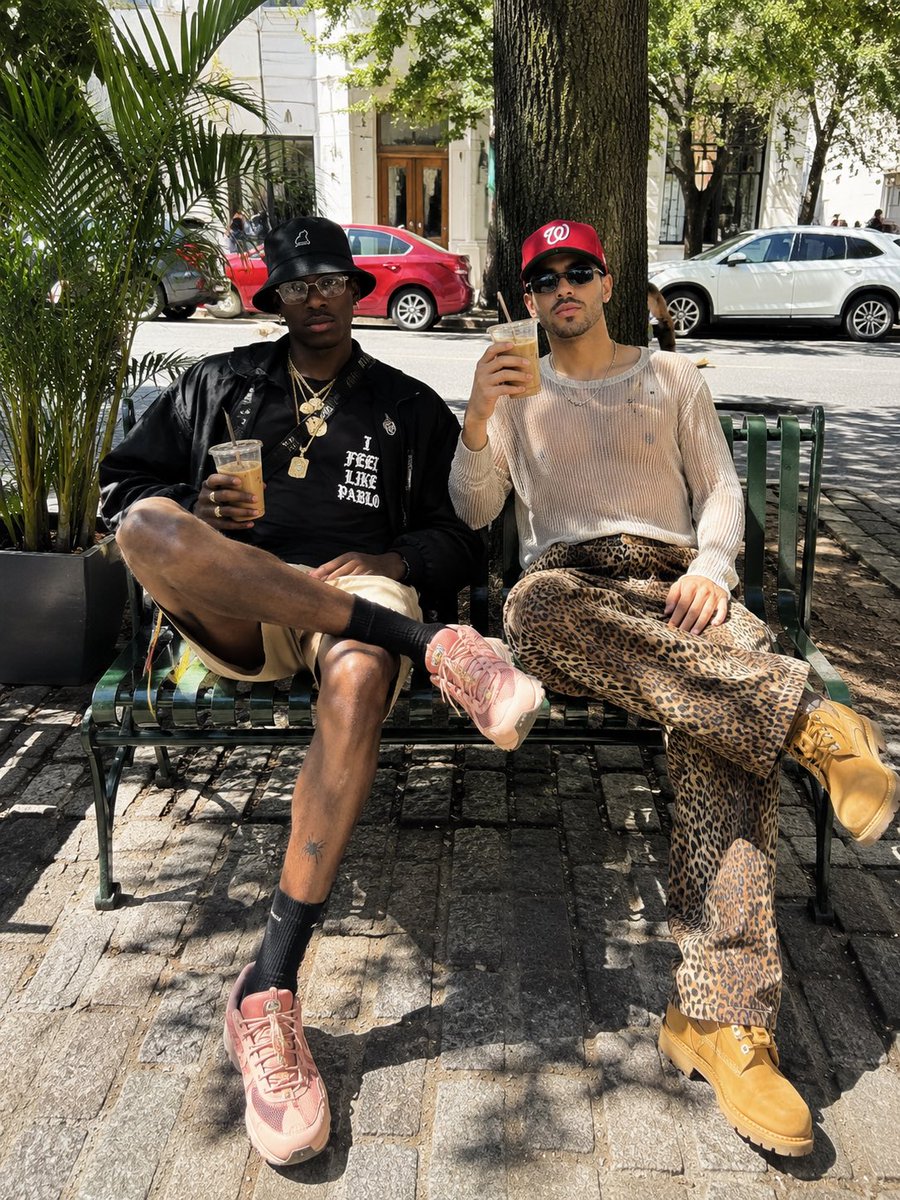 AdefilaStephen's tweet photo. Crazy part?
This photo doesn’t exist.

No camera. No photoshoot. No model.
Just AI.

We’re entering a phase where ideas are becoming visuals instantly and most people still can’t tell the difference.

The gap between imagination and execution is disappearing fast.” https://t.co/so5uKzMmKk