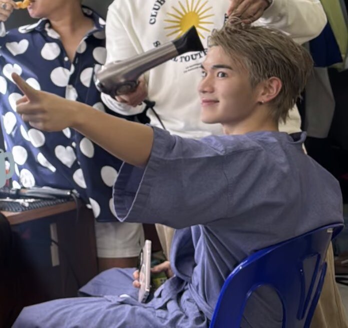bnbnbjm2's tweet photo. ยัยน้องโฟ้ดหน้าดื้อตาแป๋วแต่เช้าเรยง่ะ น่ารักมั่กกก ทำงานยันวันบินเลยเป็นเด็กที่เลิ้บมายจ้อบที่สุด งานลับเยอะมาก 🫳🏻 https://t.co/Oednh7WMyb