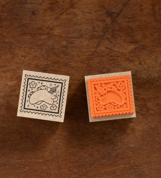 tcsliving's tweet photo. A small stamp with a dreamy letter-writing feeling. Add it to envelopes, journal corners, memo notes, or handmade tags for a gentle storybook detail.
#rubberstamp #stampjournal #japanesestationery #letterwriting #plannerstamp #stationerycollection https://t.co/37EbvHjKRA