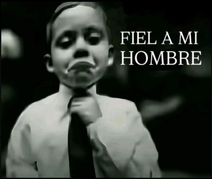 poryxzz's tweet photo. Cuando me kieren hablar pero yo sigo esperando que mi futuro novio me escriba jejej https://t.co/LdOyUqSZBW