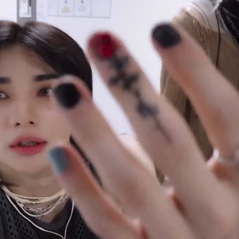 nawmiis's tweet photo. i hope hyunjin never stops painting his nails  like omg… https://t.co/6BL9D9OiDO
