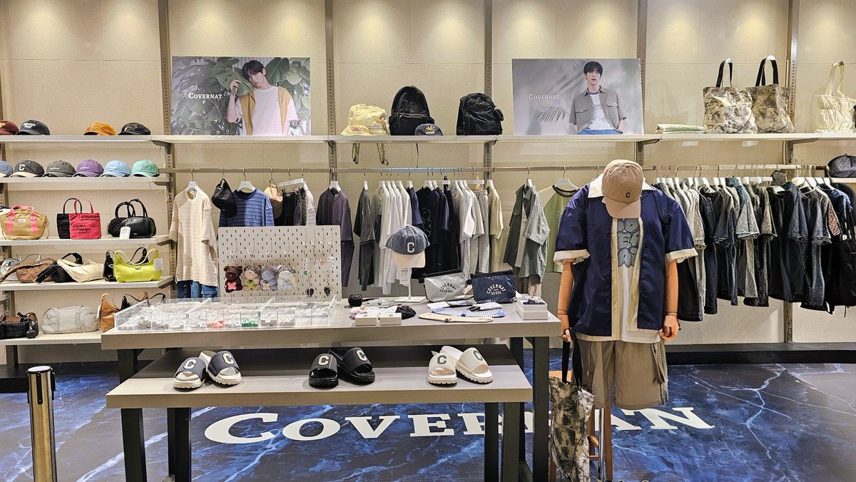 meganeri_moa's tweet photo. 渋谷スクランブルスクエアのCOVERNAT POPUP
良い！スビンだらけ！！新宿でも買ったけど今日も買う😍

#수빈 #SOOBIN #COVERNAT @TXT_bighit_jp @TXT_bighit @covernatmag https://t.co/UP3zbsZjw3