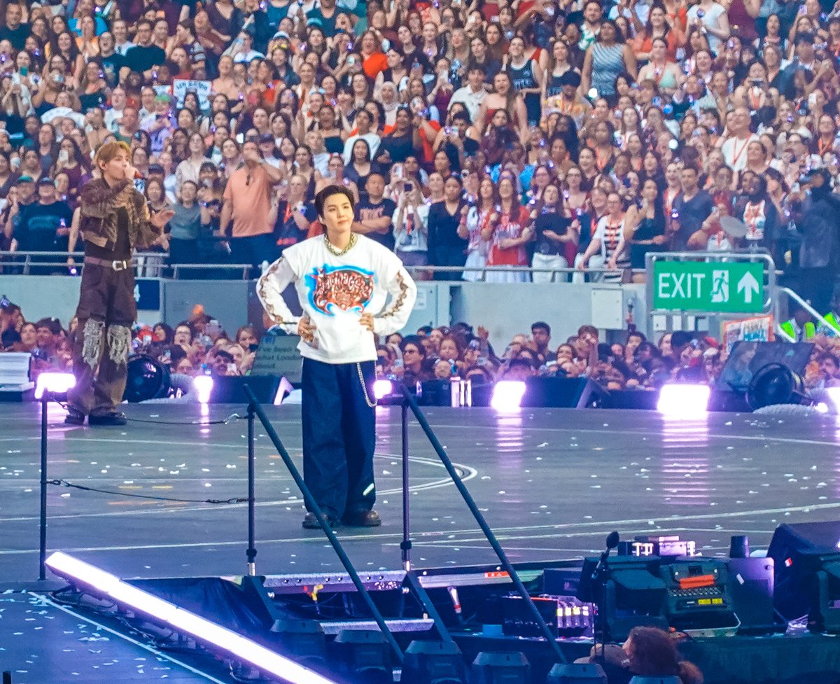 rocktheview's tweet photo. More photos for everyone of BTS 💜 https://t.co/zvV5GzmXQt