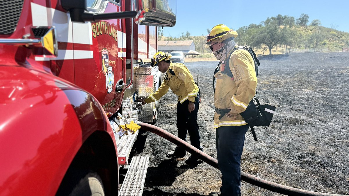 CALFIRELNU's tweet photo. #BarFire - FINAL UPDATE (6:23 pm) - The fire is approximately 2.8 acres, and 100% contained. Resources will continue to monitor the area over the next couple of days. 

For information on how to be prepared for a wildfire please visit https://t.co/MRRtup6AmU

#CALFIRE
#CALFIRELNU https://t.co/BNsdL2vQYM