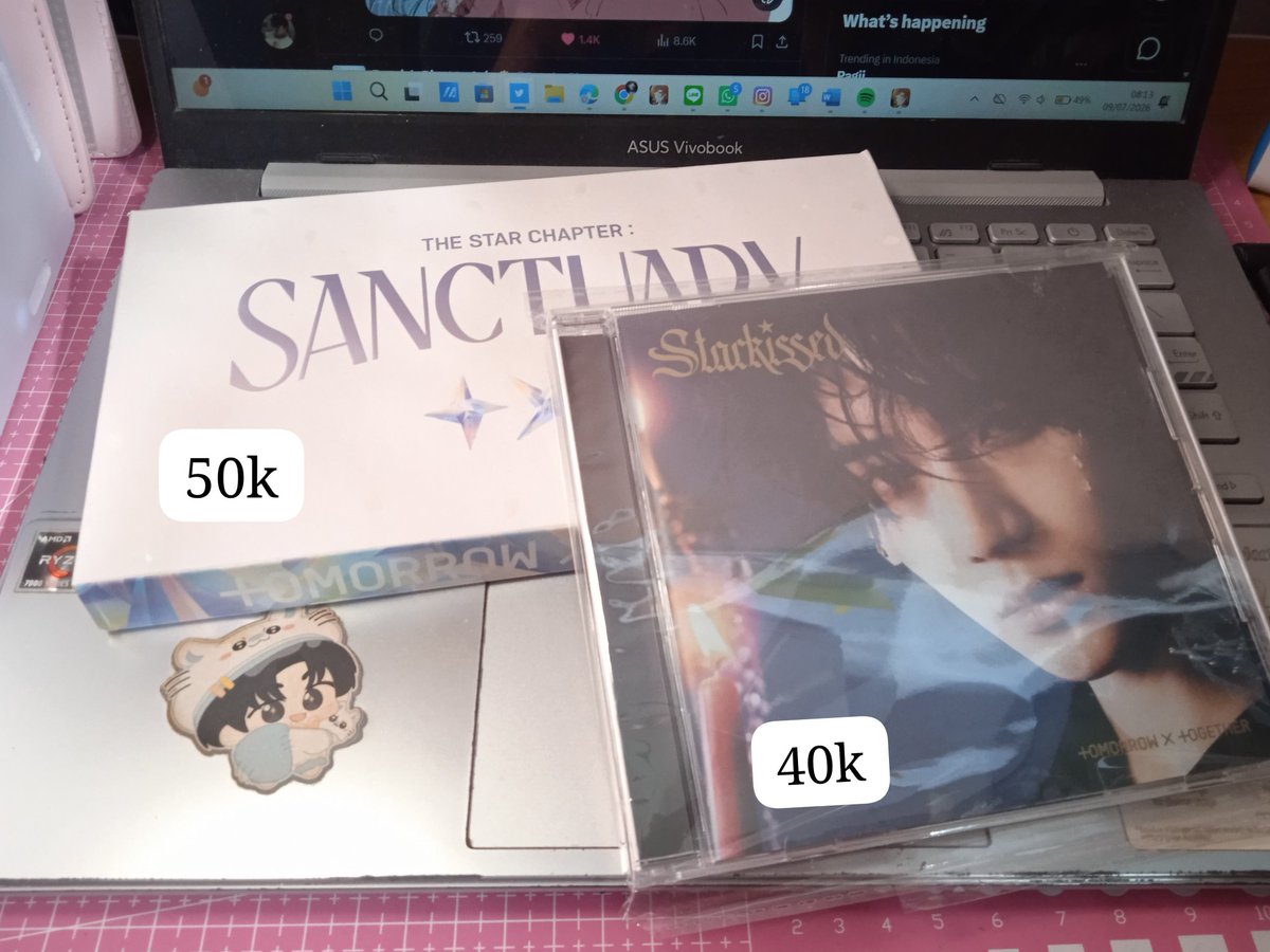 rezeeloav's tweet photo. #moj wts album only, price exc. admin shopee https://t.co/VIvAfOeXbp