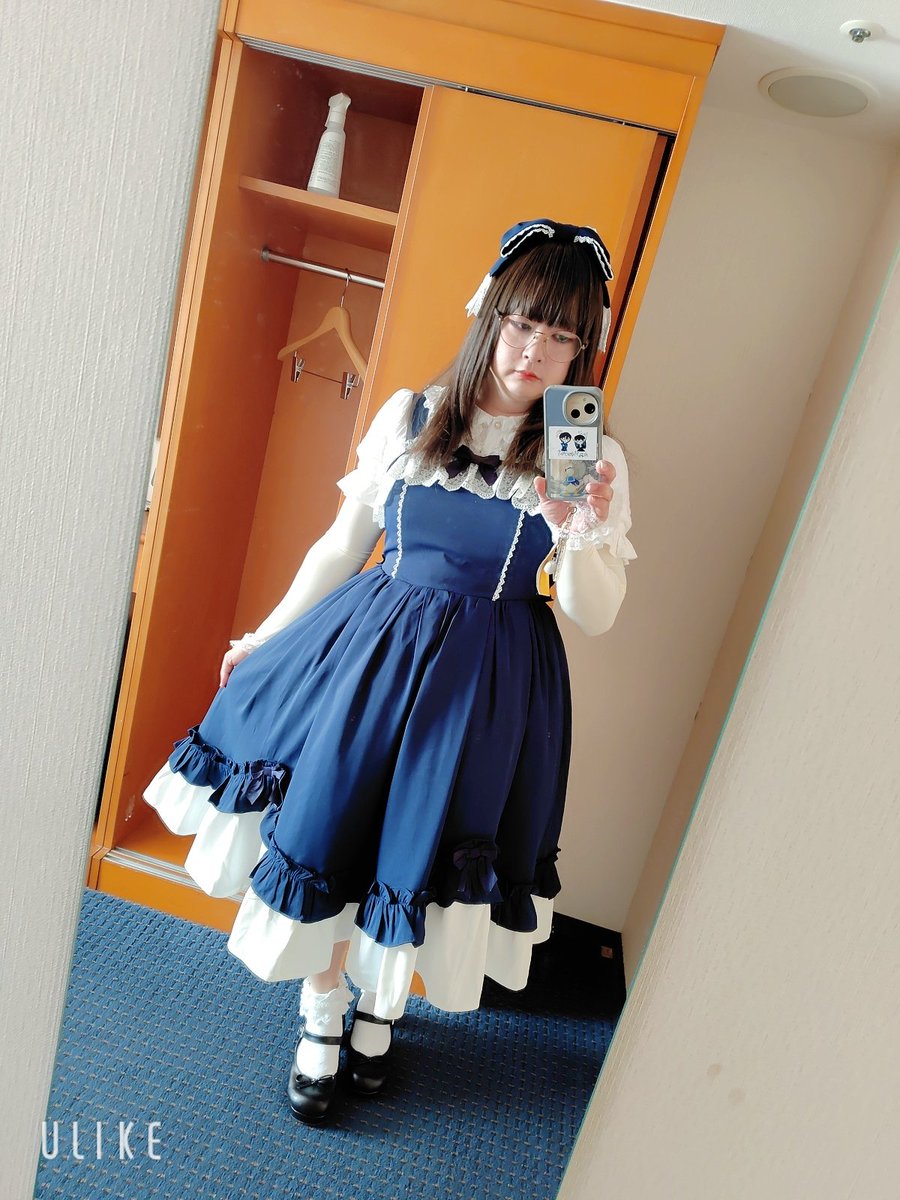 今日です シャルミエールの不思議の国のジャンパースカートです。 なに