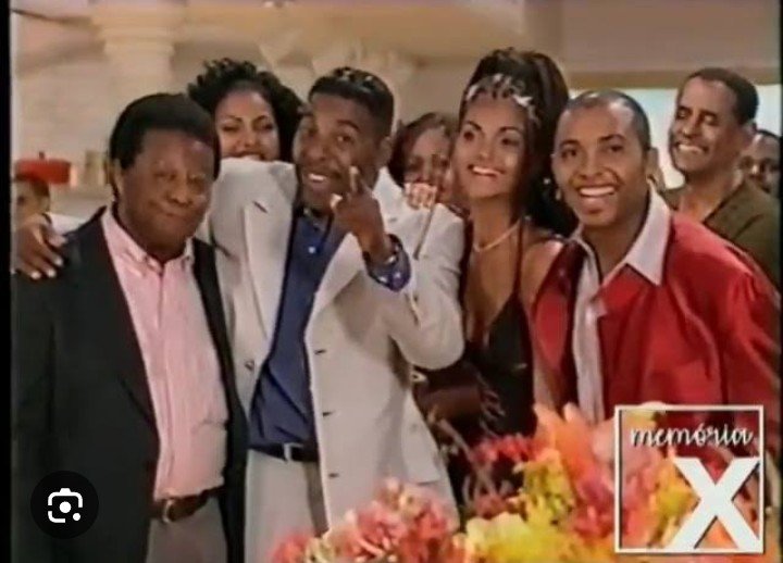 LuccasO2601's tweet photo. A Globo lembrando que exibiu nas tardes de sábado do ano de 1999, um programa chamado "Samba, Pagode &amp; Cia": com Netinho de Paula, Salgadinho e Kelly Key (sim, ela do baba baby)
#Anos90AExplosãoDoPagode https://t.co/tSn2owHHxR