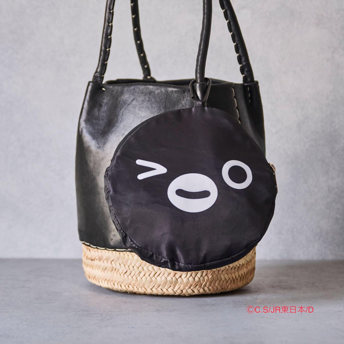 TrainOrangepage's tweet photo. ユニークな形のエコバッグが本日より新発売に。収納袋におさめられるのも便利ですよ♪ トレニアートトウキョウ、トーキョーみっつ、レールヤード大宮＆秋葉原、JRE MALL「オレンジページshop」などでぜひご覧下さい‼︎ https://t.co/chDROIO2Xd