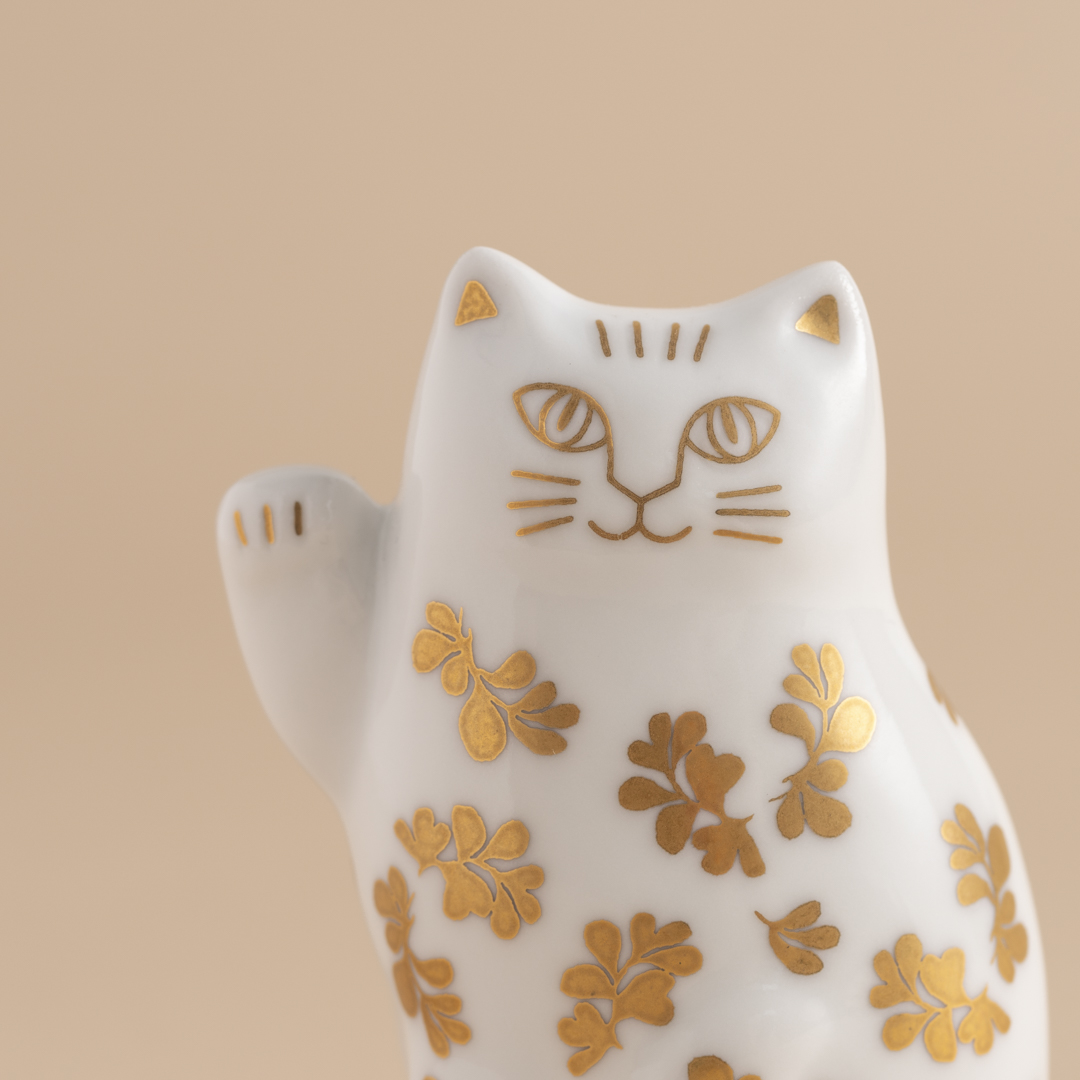 再入荷！】 長崎県の波佐見焼で作られた、リサ・ラーソンの招き猫