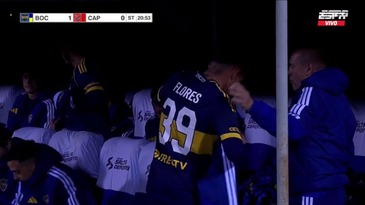 la12tuittera's tweet photo. 66' Cinco cambios más en #Boca:

🔄García x Brey
🔄Zenón x Flores
🔄Braida x Blanco
🔄Di Lollo x Figal
🔄Palacios x Ascacibar https://t.co/MlbXJjha5D