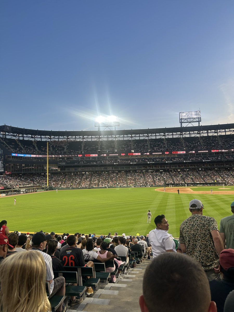 SouthsideMando's tweet photo. First game back in a while #WhiteSox #108ing @fromthe108 @chorizy @MrDelicious13 @MySoxSummer https://t.co/gADYFcFYtV