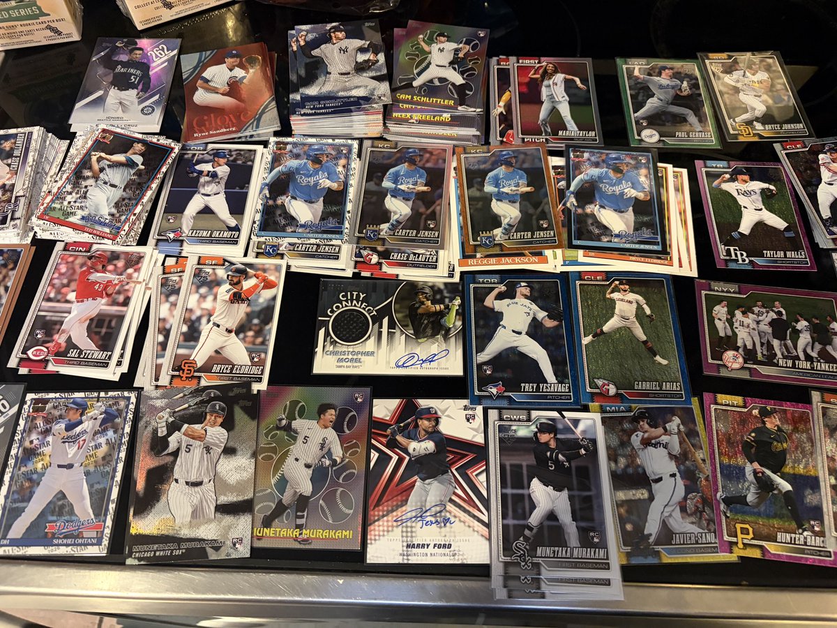 straightupcards's tweet photo. It’s official. If you see Series 2 Megas, instant buy. https://t.co/izVGPatJRC