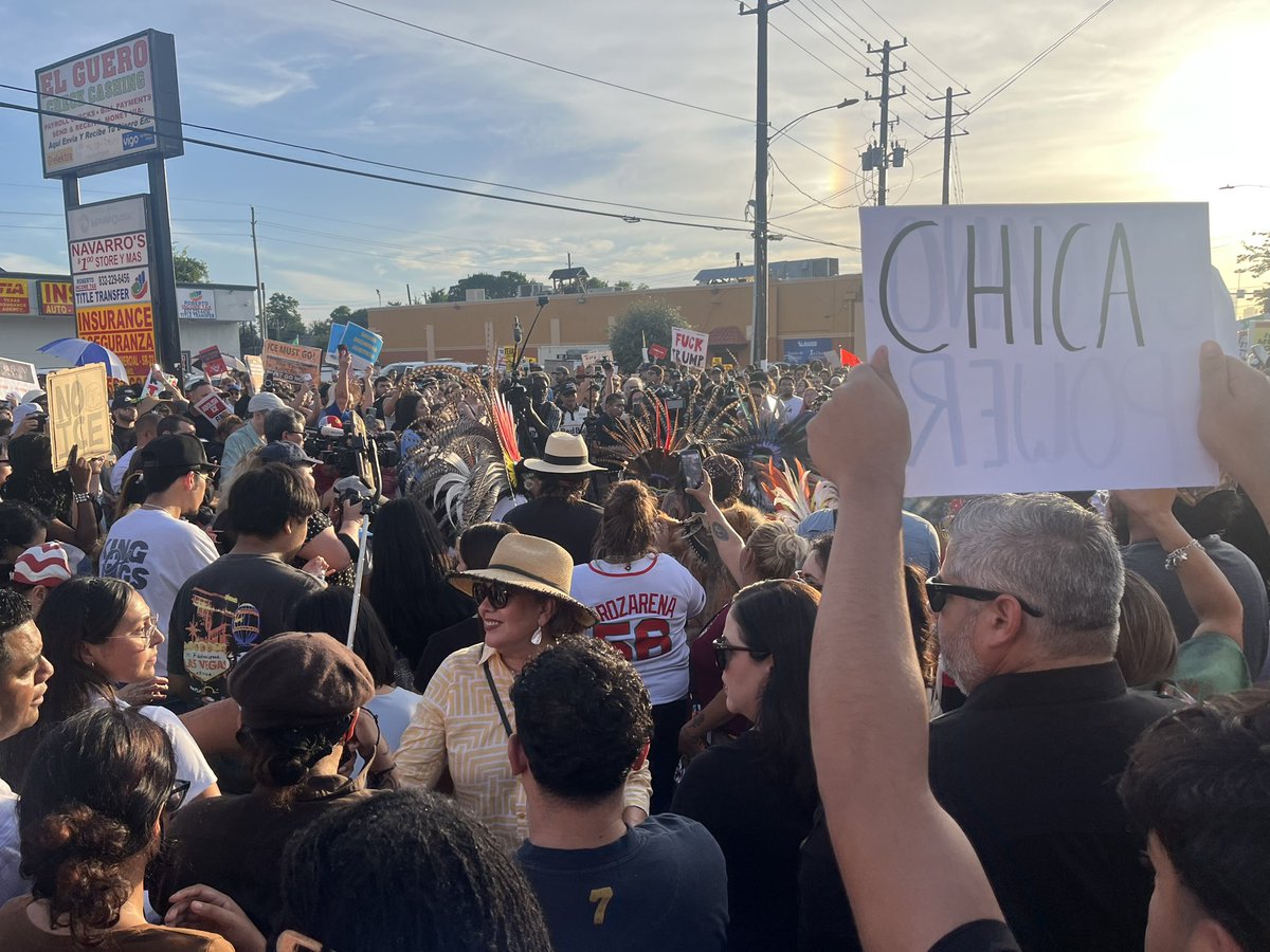 KarthikForTexas's tweet photo. Hundreds of Houstonians protesting the killing of Lorenzo Salgado by ICE https://t.co/IcO2iGBkMa