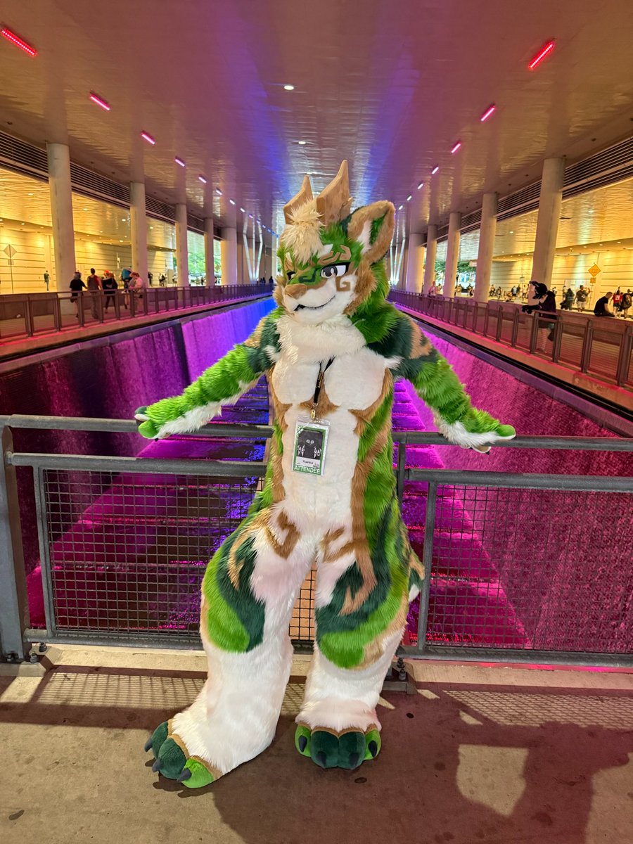 xuankuimoo's tweet photo. #ac26 #anthrocon26 come fallow me https://t.co/KDdJ4edBI6