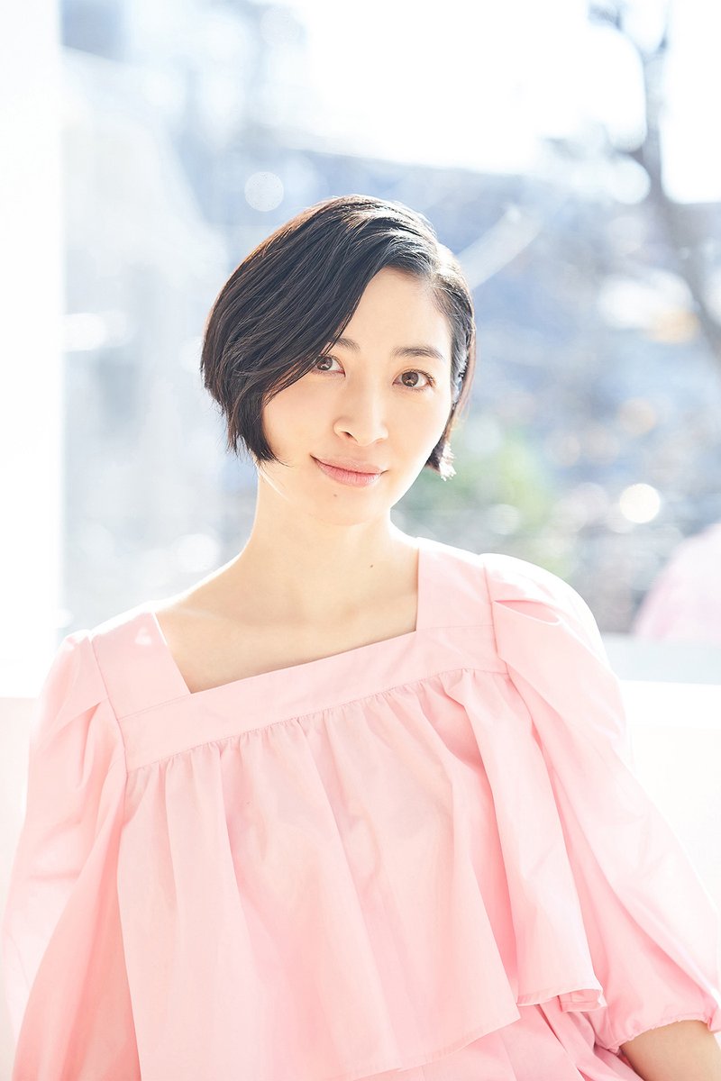 oricon_anime_'s tweet photo. 坂本真綾、"草薙素子"の継承に葛藤
「どうしてもすぐに受け止められなかった」
https://t.co/7Ba3PNgVnK
⠀
『攻殻機動隊』に向き合う時間が、故・田中敦子さんへの「感謝と寂しさを噛みしめる大事な時間になった」坂本。演じる上で、軽やかさの奥で 人知れず欠落を抱えながらも進む、素子の原動力は何なのかということを常に考えていたという。