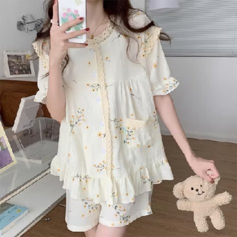vuvun26's tweet photo. PIYAMA FAVORITKU AKHIR-AKHIR INI! BAHANNYA CRINKLE, ADEM, RINGAN. DAN NYAMAN BUAT TIDUR SEMALAMAN😍
CEKK YANG MAU SAMAAN👇🏼
https://t.co/lLvToelmZK https://t.co/xeHiVZfTxo