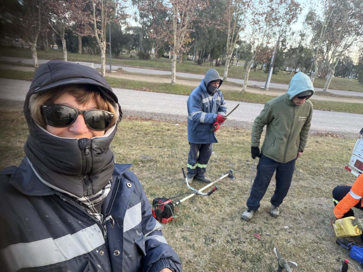 FannyCabreraR's tweet photo. Equipos de trabajo siempre activos .porque así se trabaja mejor 💪👏 (devolviendo al contribuyente en obras !👏 @PajaroEnciso @AndreaBrugman @JoseLuisCurbelo https://t.co/jCgZifz1IW